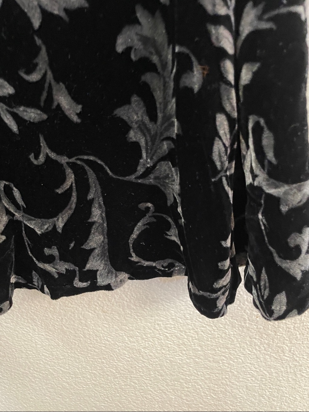 Karen Kane Black Velvet Maxi Skirt Gray floral silk blend 34x39 L - Picture 3 of 6